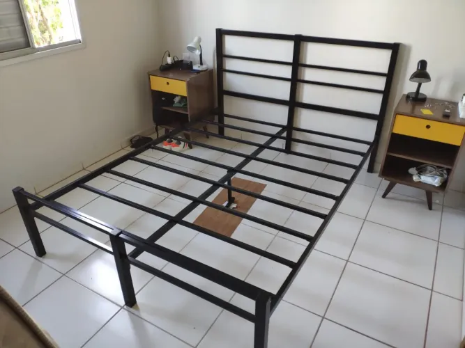 Cama de ferro tamanho casal