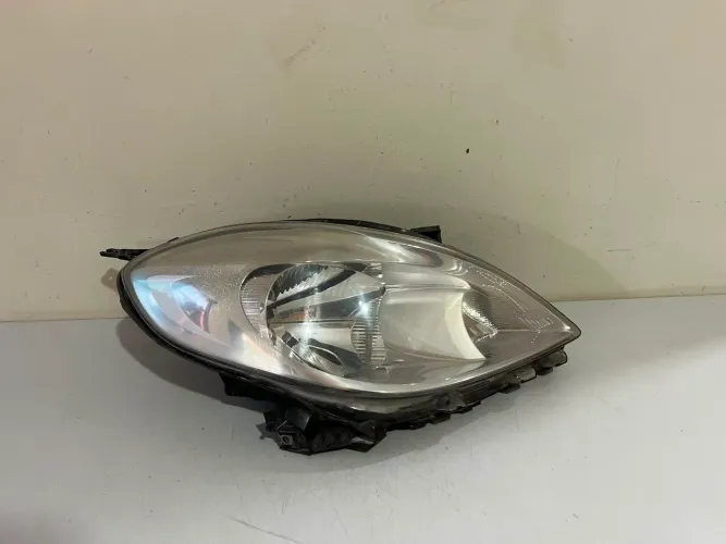 Farol direito Versa 2011/2012/2013/2014