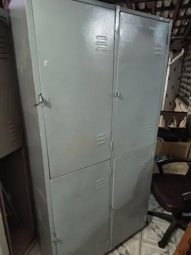 Armário insalubre 4 portas