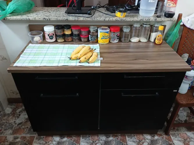 Vendo balcão com armário suspenso de cozinha