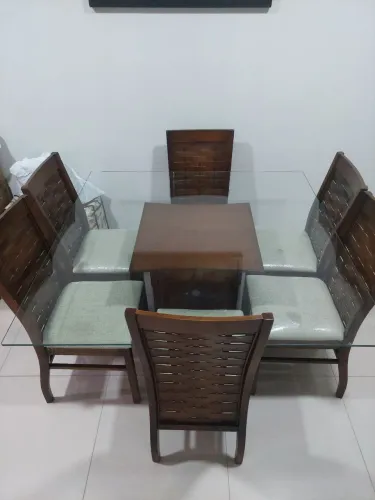Mesa de jantar para 6 cadeiras