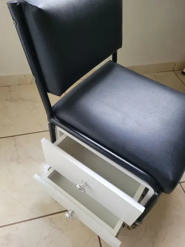 Carrinho auxiliar profissional para salã