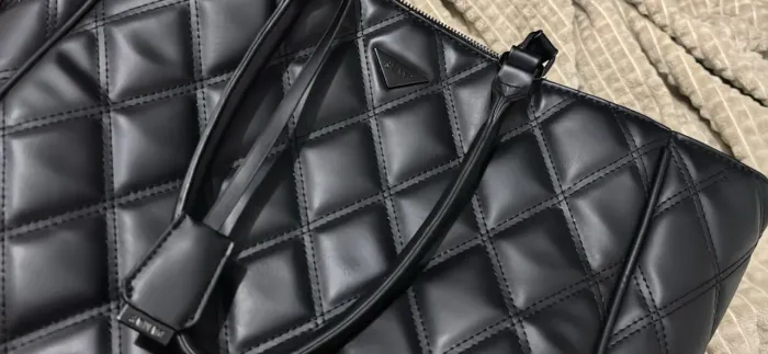 Bolsa Satinato preta