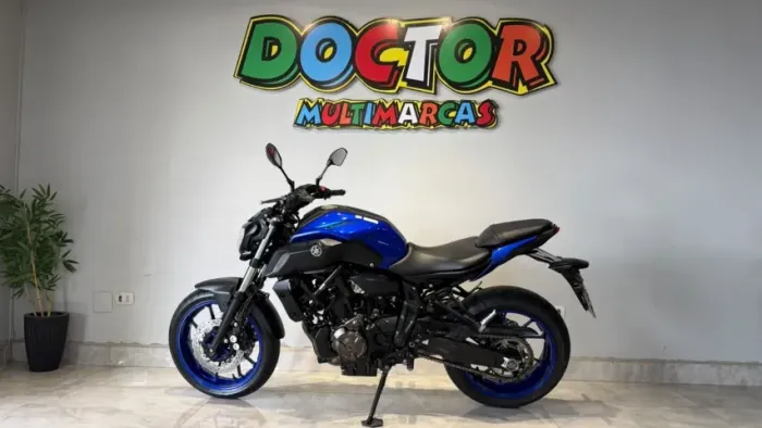 YAMAHA MT 07 2023