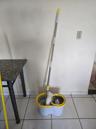 Esfregão Mop com Balde NUNCA USADO