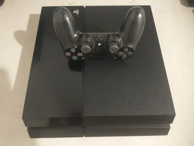 PS 4 FAT (podendo ser desbloqueado)
