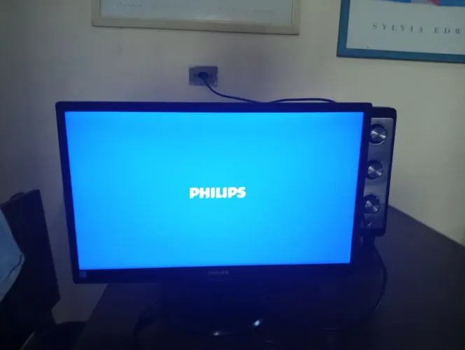 Monitor Philips Full HD 22 polegadas 