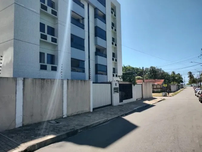 Apartamento mobiliado a 100mts da praia 2 quartos no Cabo Branco - João Pessoa - PB