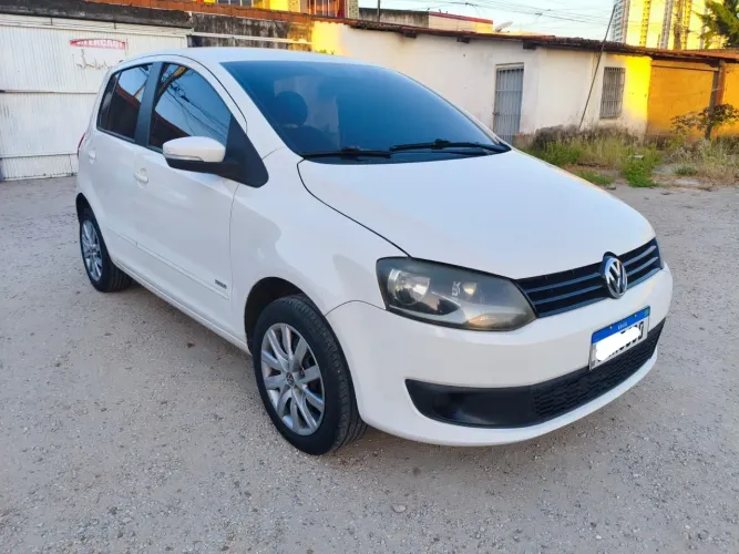 Volkswagen Fox 1.0 MI Total Flex 8V 5P 2014