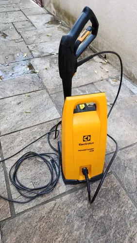 Lavadora De Alta Pressão Electrolux 1800psi 1450w Ews30 Cor Amarelo Frequência 60 Hz 127v