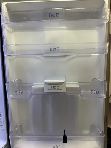 Geladeira Panasonic semi nova inverter