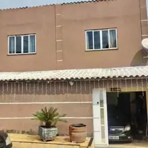 Vendo casa em Queimados, no bairro Jardim da Fonte.