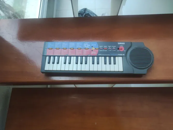 Órgão Yamaha PSS - 6