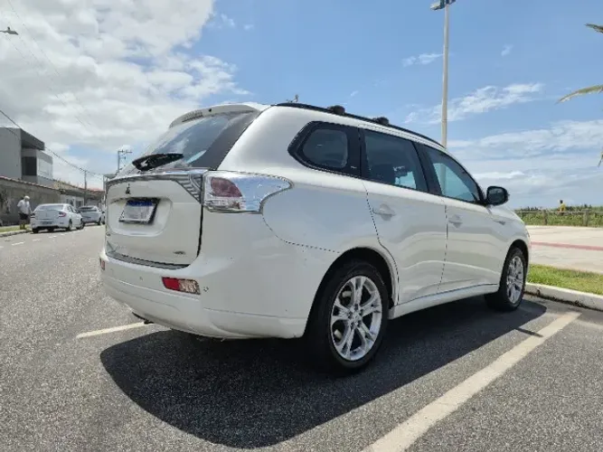 Mitsubishi Outlander 2.0 16V 160cv Aut. 2015