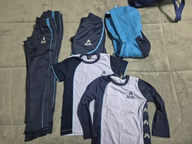 Uniforme Adventista Novo - Tamanho 6 e 10