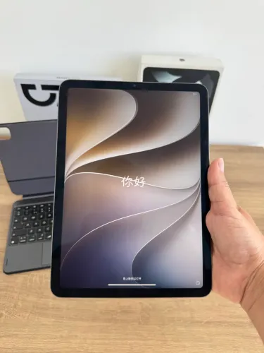 iPad Air M1 64GB + Teclado magnético