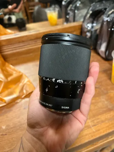 Venda do kit para câmeras Sony: LENTE 50mm SONY 1.8 full frame + LENTE 16.mm 1.4 SIGMA 