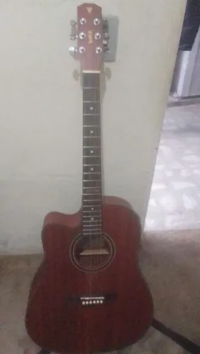 Vendo Violão elétrico poucas vezes usado! (Violão de qualidade sonora)
