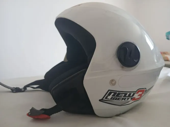 Capacete sem viseira New liberty 3