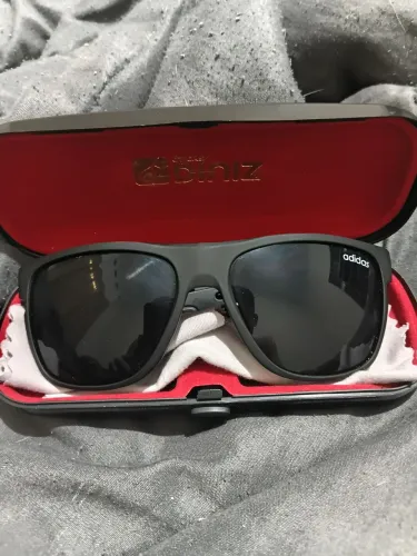 Vendo óculos adidas