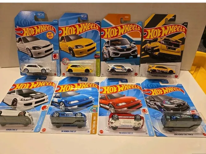 Lote de 8 miniaturas Hot Wheels Honda Civic - 99 EK9, 16 Type R, 18 Type R, 90 EF, Si