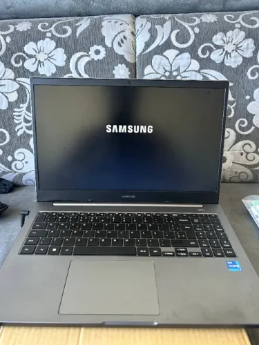 Notebook Samsung Book2 i7-1255U | SSD 512GB | 24GB RAM | Caixa e NF | Estado de Novo