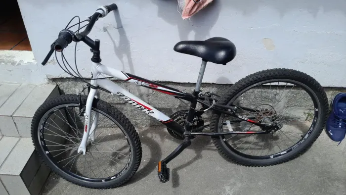 Bike tracker aro 24... 18 marchas 