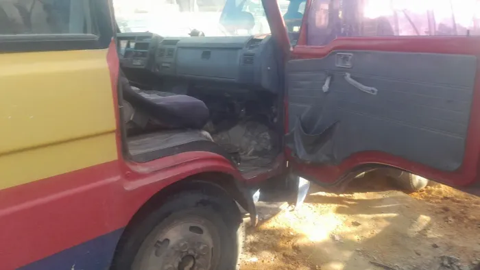     Micro ônibus Kia Ásia AM825.Besta Avan Kia 2001. 