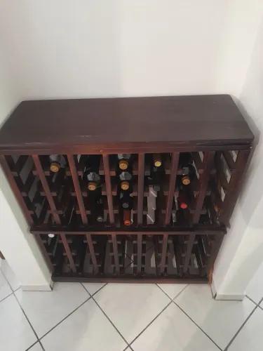 ADEGA DE IMBUIA RÚSTICO 