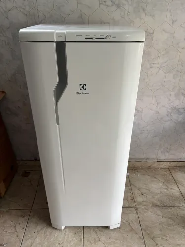 Geladeira Electrolux semi nova