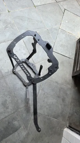 Afastador, Suporte de baú lateral V-STROM 65O 2017