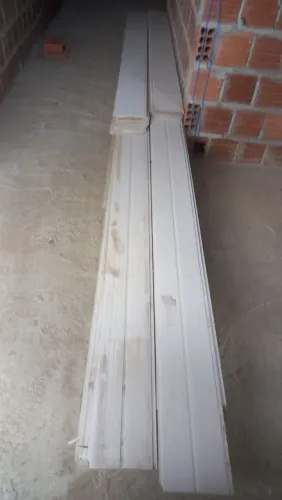Forro de PVC (Mais ou menos 80m², em bom estado)