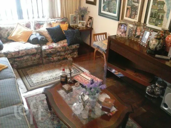 Imóvel para venda possui 250 metros quadrados com 3 quartos em Rio Branco - Porto Alegre -