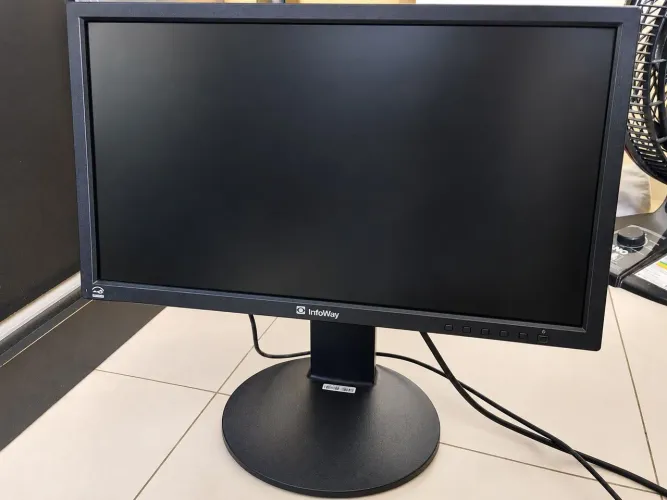 Monitor Itautec InfoWay E2011P de 20 polegadas Usado