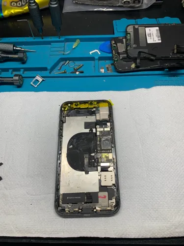 Faço manutenção de qualidade em celular ?