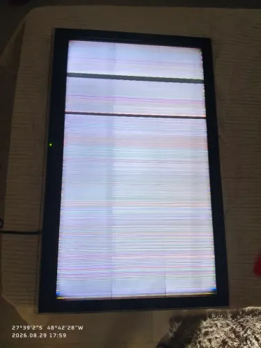 Tv Panasonic 40 polegadas retirar peça