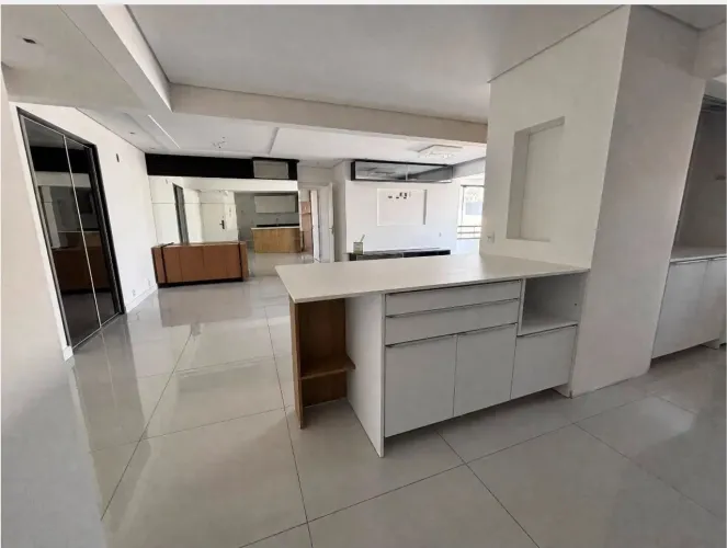 Apartamento de 3 dormitórios à venda no Centro