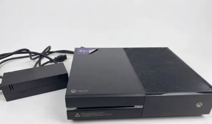 Xbox One + Fonte (Retirada de peças)