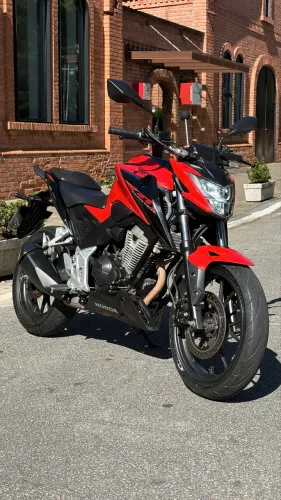 Twister Honda CB 300f
