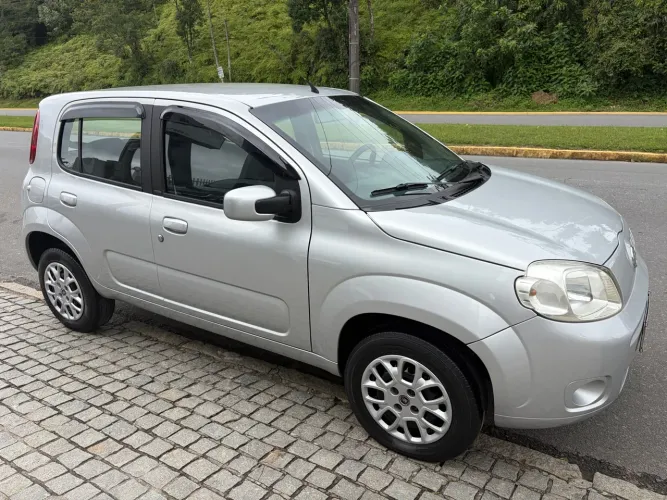 Fiat Uno Vivace Celeb. 1.0 EVO F.flex 8V 5P 2012