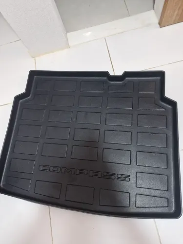 Tapete protetor porta-malas Jeep Compass.