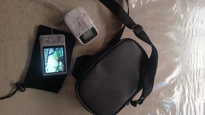 Câmera Cybershort dsc w210