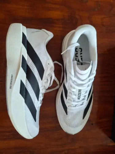 Adizero Evo SL tamanho 41 27,5 cm de palmilha NOVO