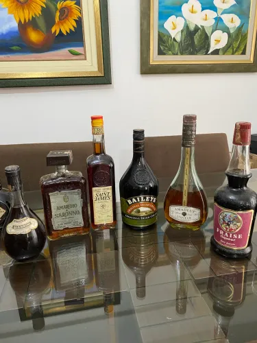 Lote de licores antigos 