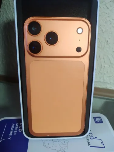 Iphone xr na carcaça do 17