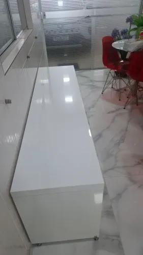 Reck de 1,80 metros para tv.
