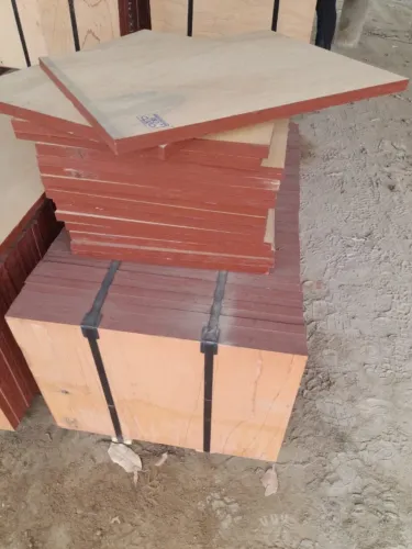 Placas de comp. de copaíba 650x500x25mm c/ 13 lâminas (para fabricação e blocos) 480 peças
