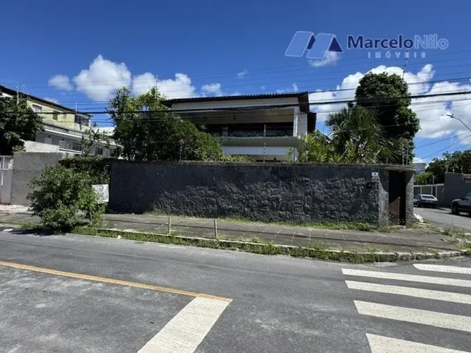 Casa em Boa Viagem De Esquina, 450m2 de Terreno, 397m2 de Área Construída