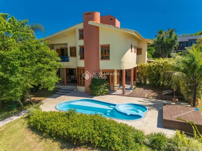 Casa 5 Suítes - Condomínio fechado - Porto da Lagoa - Florianópolis/SC