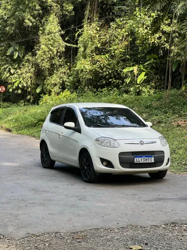Fiat Palio Attractive 1.0 EVO Fire Flex 8V 5P 2014